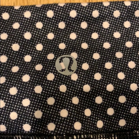 Lululemon Workout Crops - Picture 5 of 6